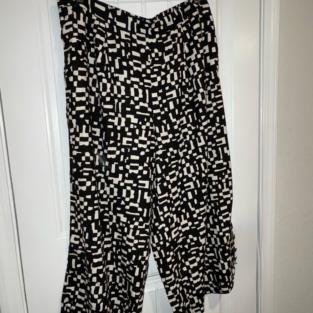 Banana Republic Black and White Wide Leg Pants
